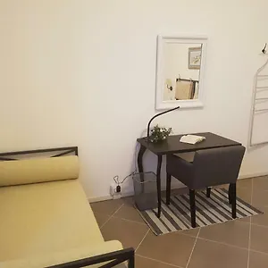  Bed and breakfast Piazza Dante